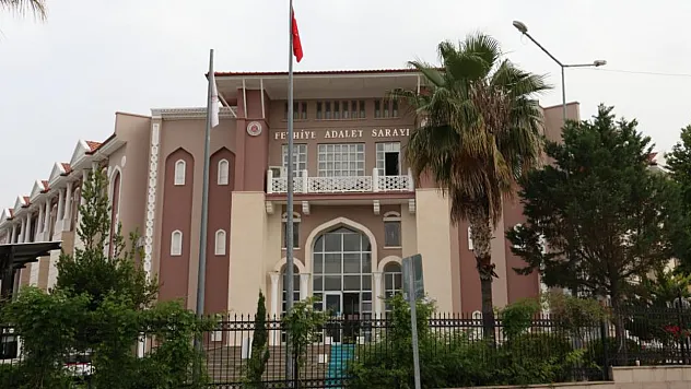 Fethiye'de  silahla 3 kişiyi öldüren, 2 kişiyi yaralayan sanık yeniden yargılanıyor