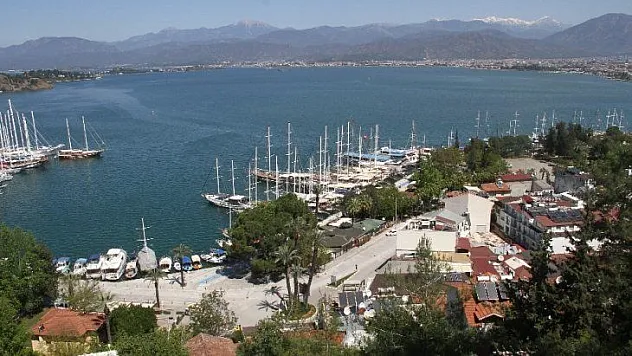 Fethiye'de sokağa çıkma kısıtlamasına uymayanlara ceza yağdı