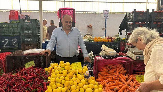 Fethiye'de sonbaharla birlikte pazar tezgahları yenilendi