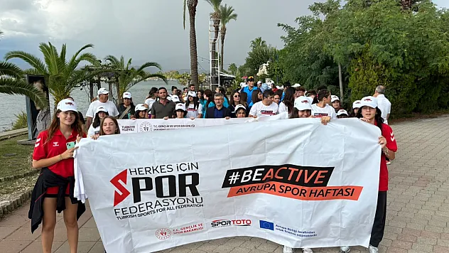 Fethiye'de spor ve hareket için hep birlikte yürüdüler
