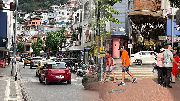 Fethiye'de Trafik ve Bayram Yoğunluğu Bir Arada Yaşandı