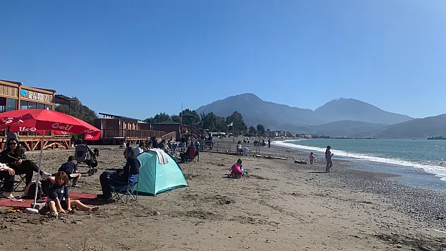 Fethiye'de Vatandaşlar Sahillere Akın Etti