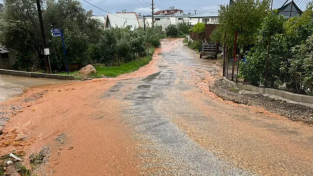 Fethiye'de yağmur etkisini sürdürüyor: Sağanak devam edecek