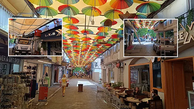 Fethiye'de yağmurun ardından Şemsiyeli Sokak'ta onarım çalışması
