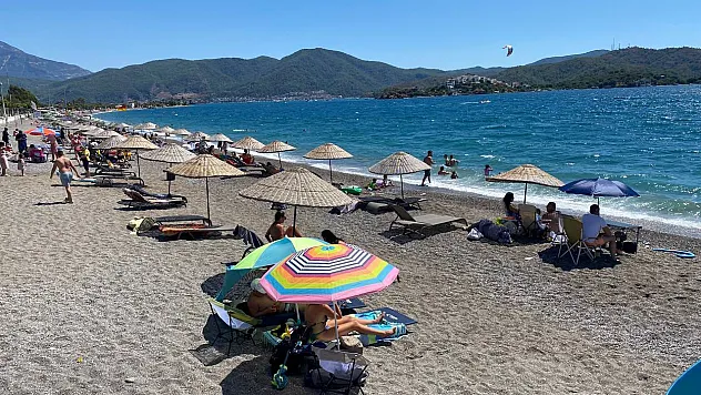 Fethiye'de yazın en hareketli noktalarından biri 'Çalış Plajı'