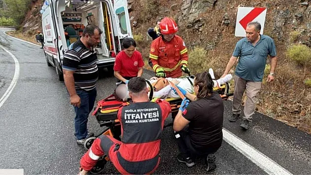Fethiye Göcek'te trafik kazası: 1 kişi araçta mahsur kaldı
