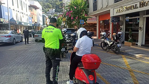 Fethiye Kandönmezler kavşağında Ehliyet ve Kask Denetimi