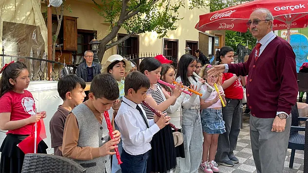 Fethiye Karagözler Halk Evi'nde 23 Nisan Coşkusu