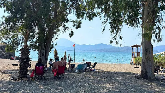 Fethiye Karataş Halk Plajı'nda gün erken başlıyor