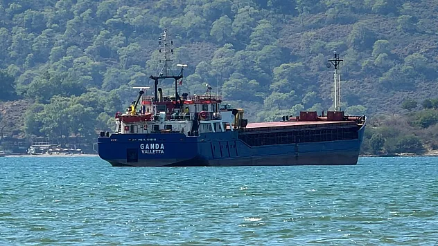 Fethiye Körfezi'ne 80 Metrelik Yük Gemisi Demirledi