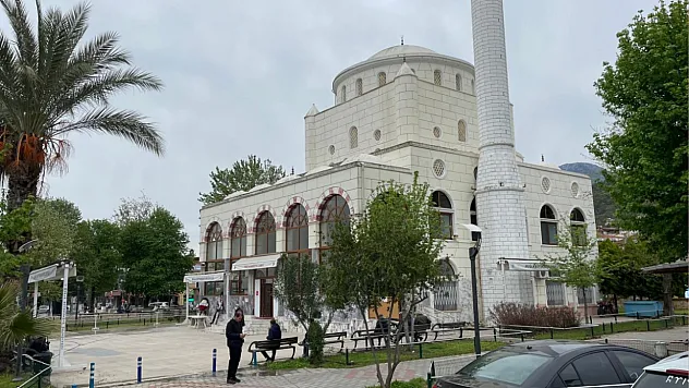 Fethiye Merkez Yeni Camii'nde kahraman şehitlerimiz için dualar edildi