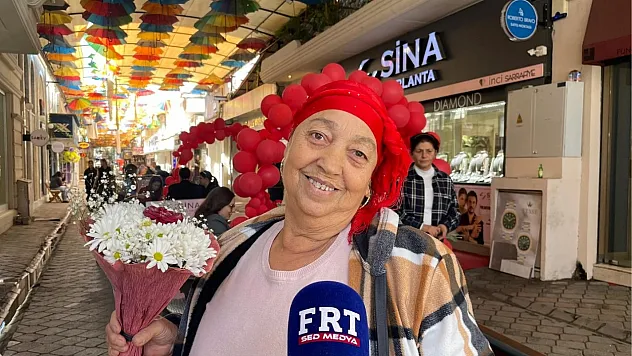 Fethiye'nin 45 yıllık çiçekçisi Nazlı Kırbaş: 'Bütün şoparlarım gelsin çiçeğini benden alsın'