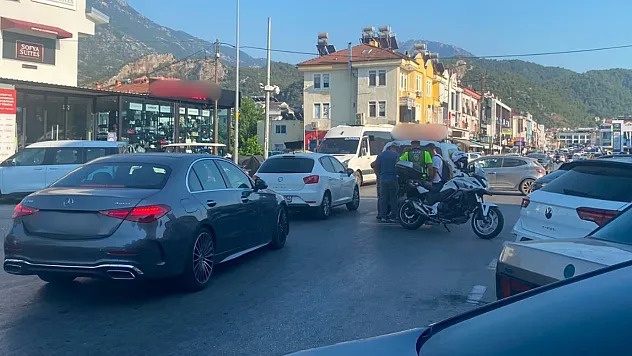 Fethiye Ölüdeniz Yolu'nda Maddi Hasarlı Motosiklet Kazası