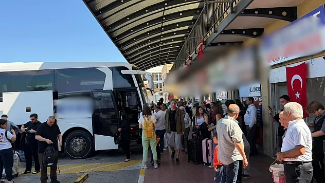 Fethiye Otogarı'nda bayram bereketi: Giden de gelen de çok