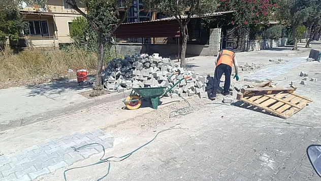 Fethiye Sadi Berkman Caddesi'nde kilit parke yenilemesi
