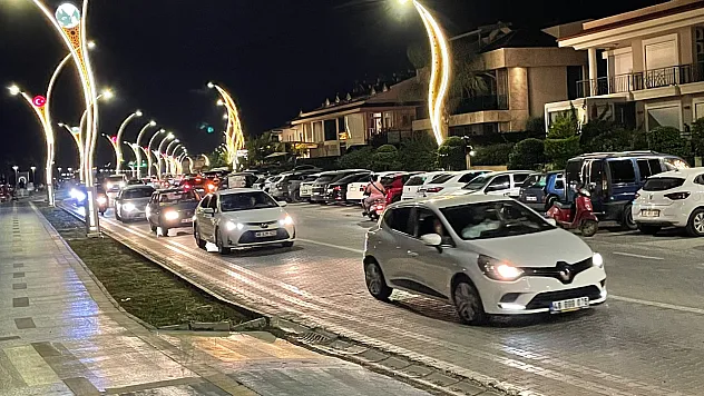 Fethiye Sahil Bandı'nda trafik yoğunluğu