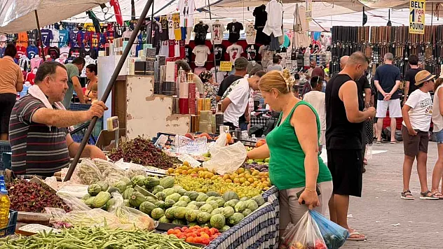 Fethiye Salı Pazarı'nda güncel fiyatlar: Üzüm 200, fasulye 150 TL