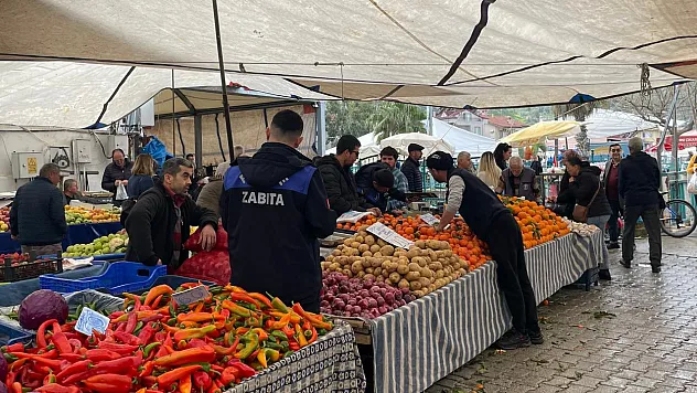 Fethiye Salı Pazarı'nda terazi mühür kontrolü yapıldı