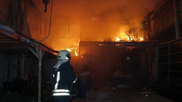 Fethiye sanayisinde korkutan yangın