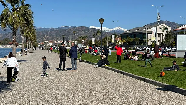 Fethiye Üçüncü Etap Sahil Bandı'nda hafta sonu yoğunluğu