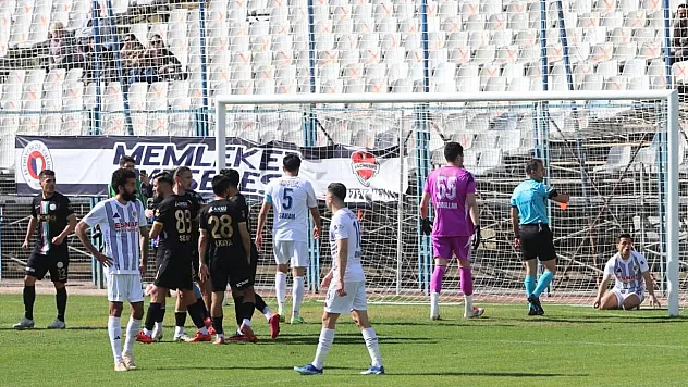 Fethiyespor 10 Kişi Direndi 1-1