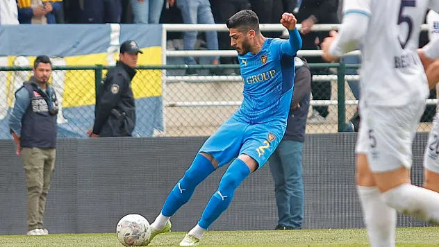 Fethiyespor karşısında gördüğü kırmızı kart nedeniyle kadro dışı bırakıldı