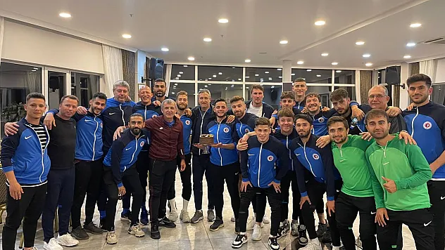 Fethiyespor Yardımcı Antrenörünün Doğum Günü Kutlandı