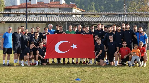 Fethiyespor Yönetiminden 'Kırmızı-Beyaz Kıyafet' Çağrısı