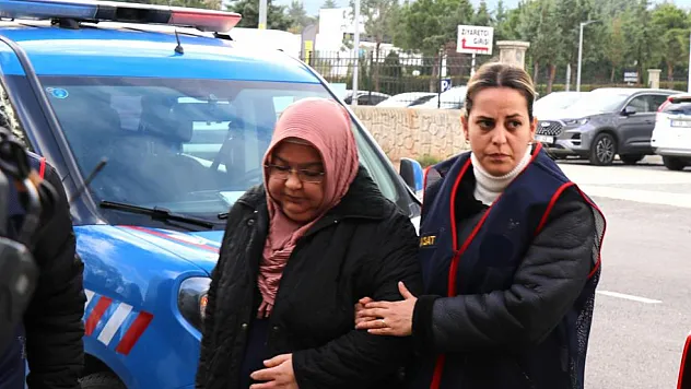 FETÖ'cü öğretmen 6 yıl sonra evinin gizli bölmesinde yakalandı