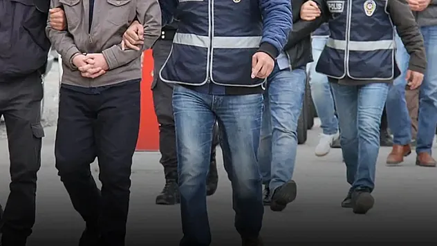 FETÖ operasyonu, 2'si muvazzaf 12 gözaltı