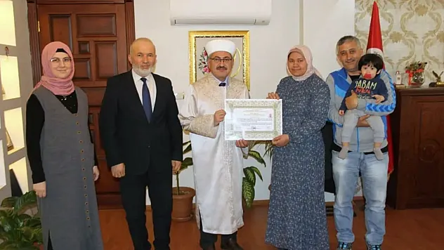 FİLİPİNLİ NENET MUĞLA'DA MÜSLÜMAN OLDU