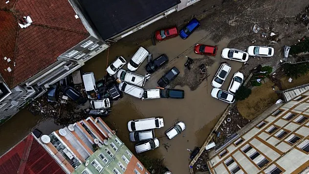 Fotoğraflarla İstanbul'da sel sonrası hasar