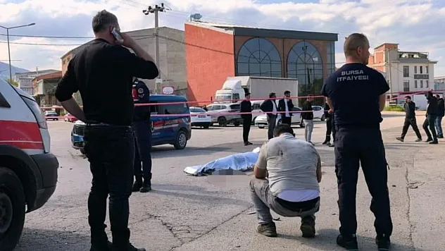 Freni patlayan vinç dereye uçtu: Sürücü hayatını kaybetti