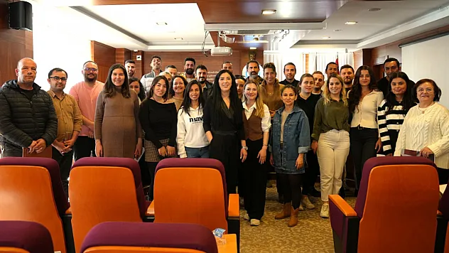FTSO Akademi'de hizmet sektöründe yönelik İletişim ve Satış Eğitimi düzenlendi