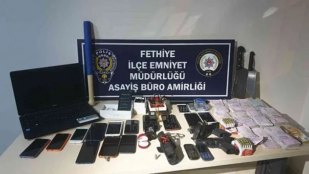 FUHUŞ PAZARLIĞI ÜZERİNDEN DOLANDIRICILIK VE HIRSIZLIK YAPAN 5 ŞÜPHELİ YAKALANDI
