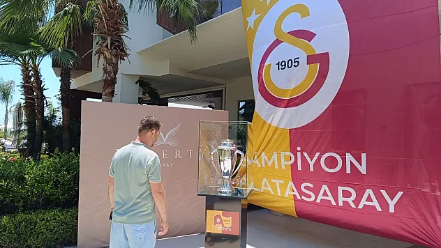 Galatasaray'ın Şampiyonluk Kupası Fethiye'de Taraftarlarla Buluştu