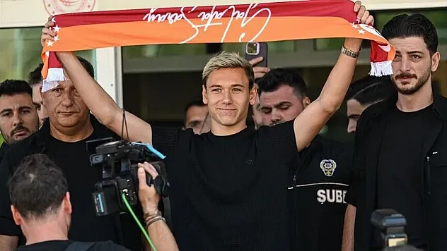 Galatasaray'ın transfer görüşmelerine başladığı Aleksey Batrakov İstanbul'da