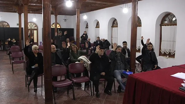 GAZETECİLER DERNEĞİ'NDE CEM KAYTAN YENİDEN BAŞKAN SEÇİLDİ