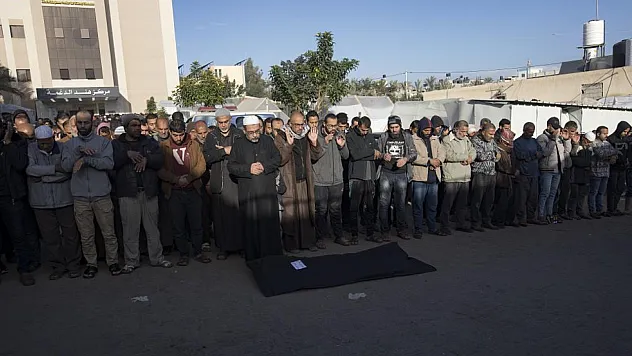 Gazze'de can kaybı 20 bin 424'e yükseldi