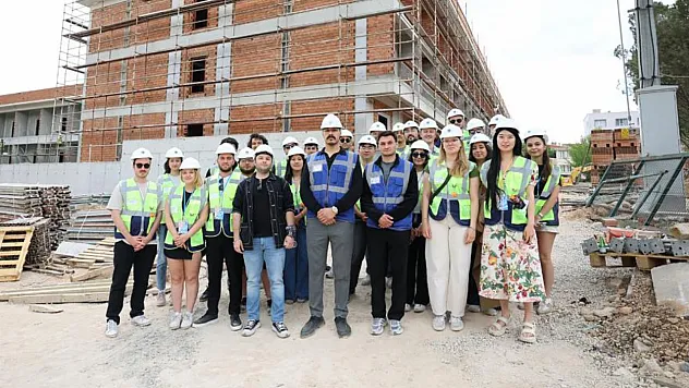 Geleceğin Mühendisleri Muğla'daki Huzurevi İnşaatını Gezdi