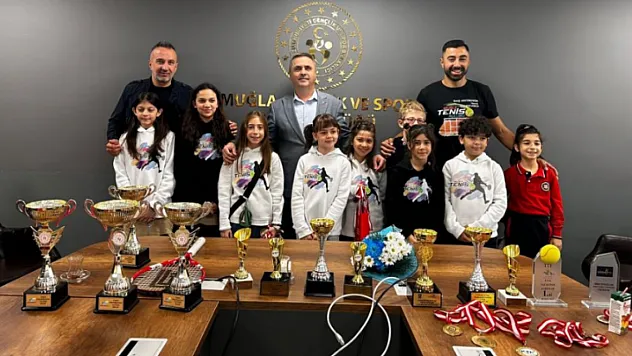 Gençlik Spor Muğla Müdürü şampiyonlarla bir arada