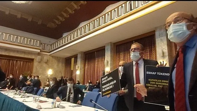 Girgin, 'Kapatın demesi kolay!'