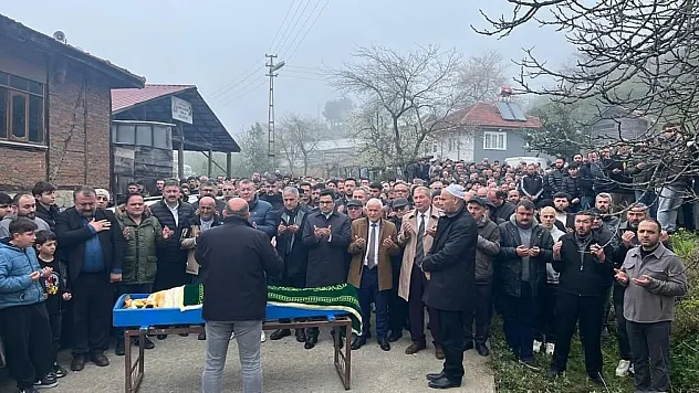 Gölette boğulan çocuk gözyaşlarıyla son yolculuğuna uğurlandı