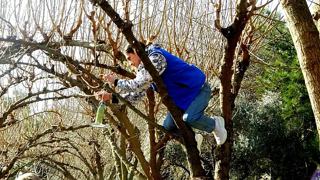 Gönüllü öğrencilerden kalpleri ısıtan örnek davranış