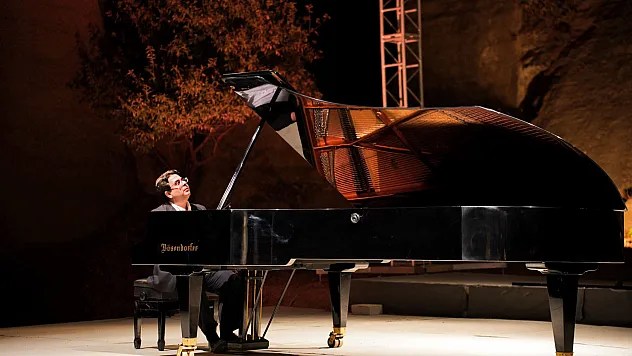 Gümüşlük'ten Piyano Şairi Farkas Geçti