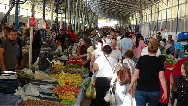 SALI PAZARI BAYRAMIN İLK GÜNÜ YİNE KURULACAK