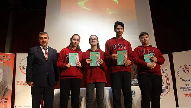 ASIM'IN NESLİ AKİF'İ DİNLİYOR