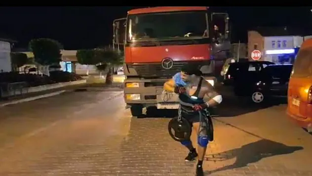 15 Tonluk Tırı Tek Başına Çekti