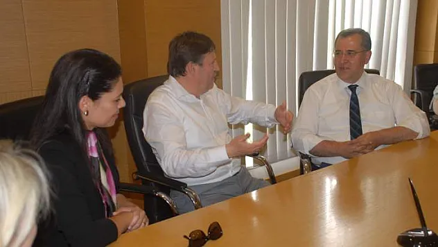 Ak Partili Adaylar STK'ları Ziyaret Ediyor (video)