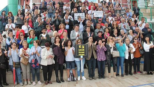 ÇOCUK İSTİSMARI  FETHİYE'DE ALKIŞLARLA KINANDI